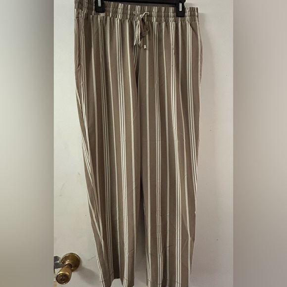 Soho Taupe and White Striped Apparel - Picture 3 of 4